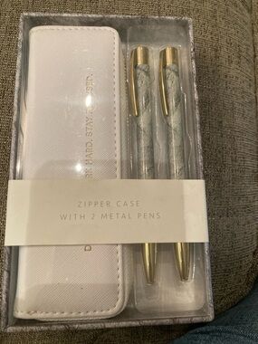 Barnes & Noble White Zipper Case with Marble Metal Pens